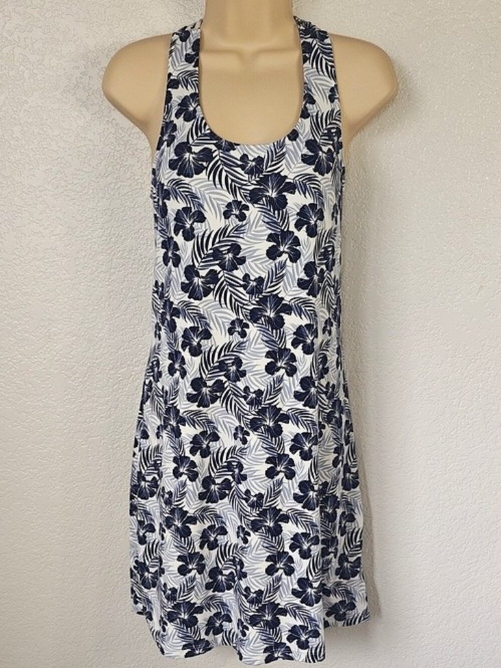 Tommy Bahama Size M Chemise Racerback Jersey Floral Pajamas